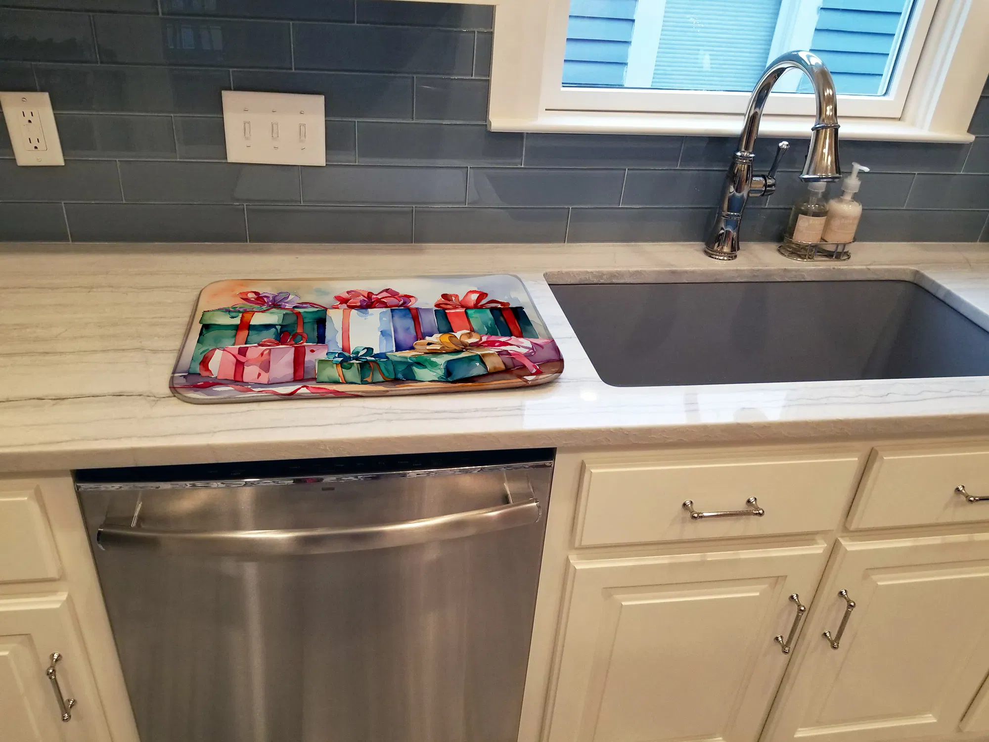 Christmas Gifts Dish Drying Mat Absorbent Dish Drying Mat Pad for Kitchen Counter Dish Drainer Mat for Countertop, 14 x 21", Multicolor