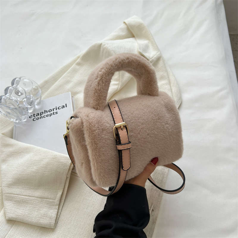 Popular Crossbody Niche Design Portable Hair Bag