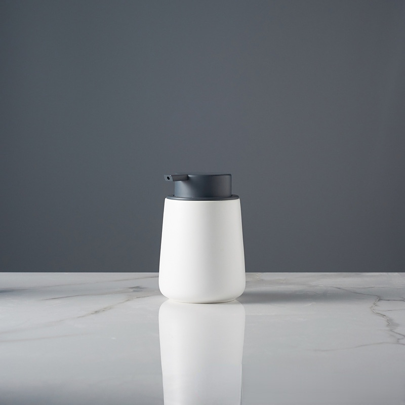 Ceramic Lotion Bottle Press Packaging In Hotel