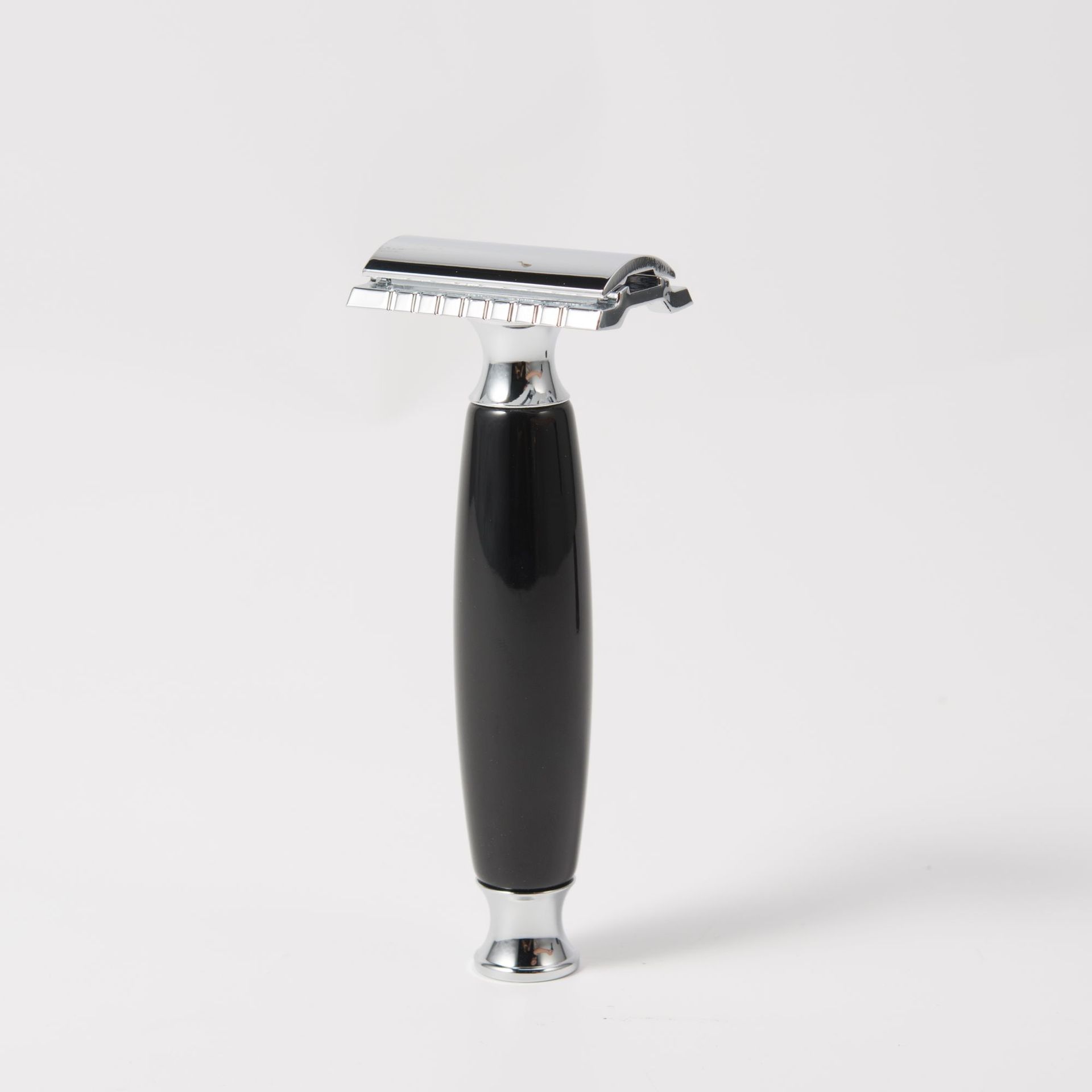 Men's Bathroom Pendant Knife Holder Zinc Alloy Shaver Brush Suit