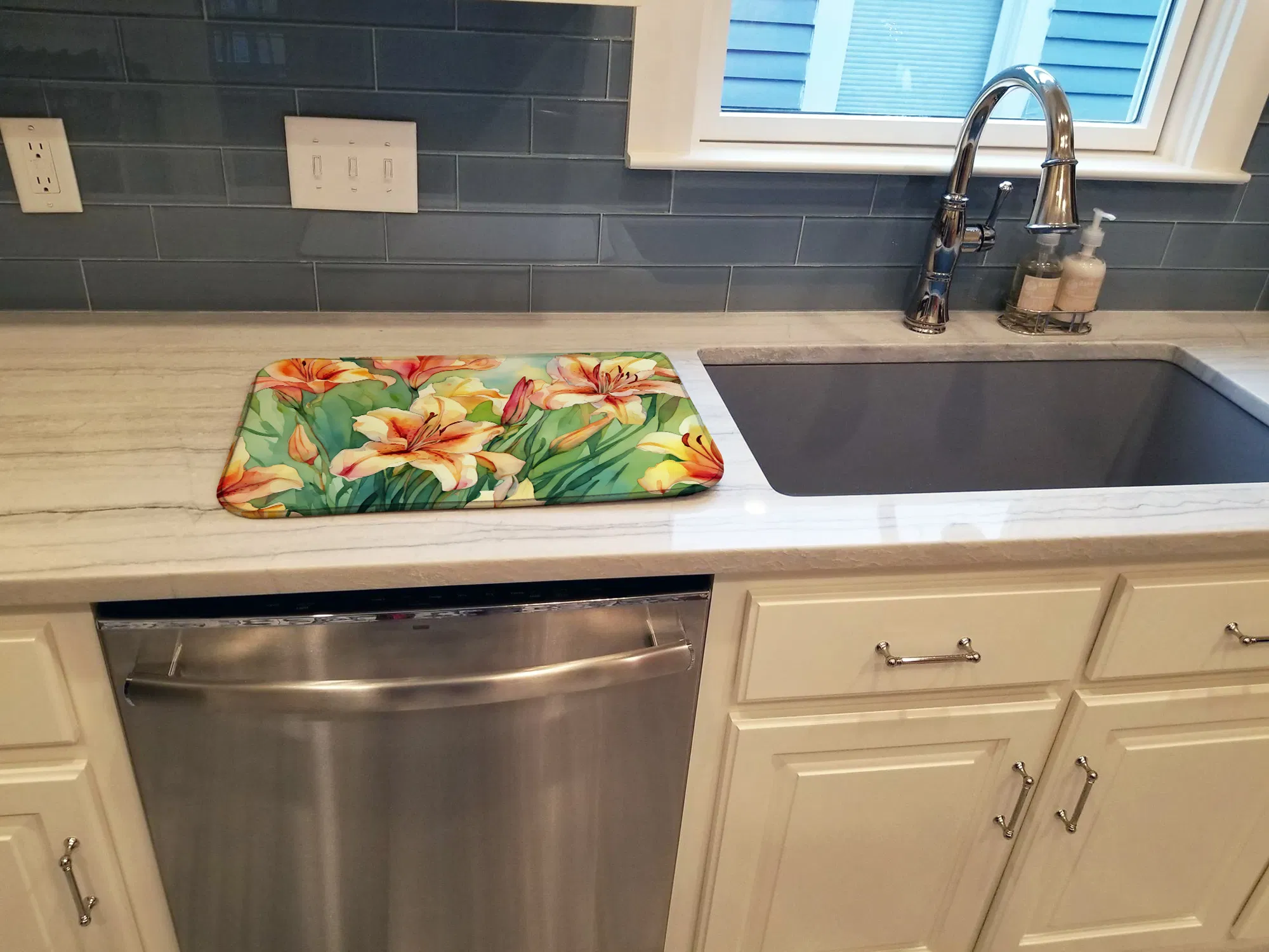Utah Sego Lilies in Watercolor Dish Drying Mat Absorbent Dish Drying Mat Pad for Kitchen Counter Dish Drainer Mat for Countertop, 14 x 21", Multicolor
