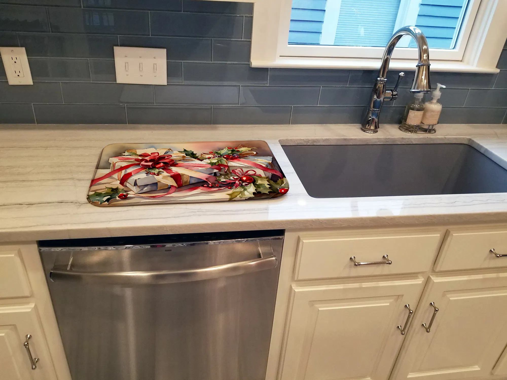 Christmas Bows & Ribbons Dish Drying Mat Absorbent Dish Drying Mat Pad for Kitchen Counter Dish Drainer Mat for Countertop, 14 x 21", Multicolor