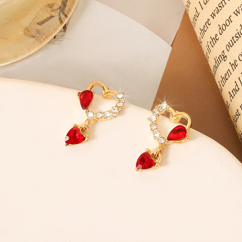 Silver Needle Retro Red Love Earnail