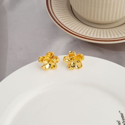 Silver Needle Golden Flower Stud Earrings Retro Simple